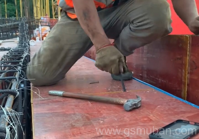 建筑木模板價(jià)格多少錢(qián)?清水面的價(jià)格為何高一點(diǎn)?